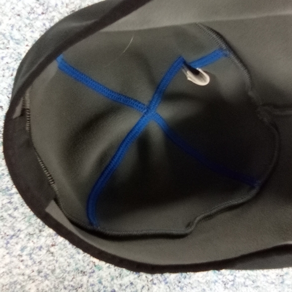 Outdoor Research Peruvian Fleece Hat Bungee Closure - Picture 4 of 5